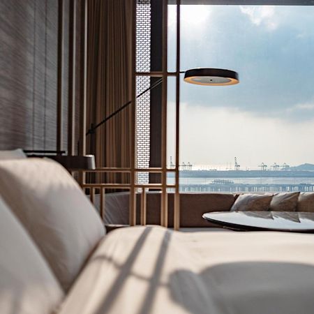 Conrad Shenzhen, The First Art Museum Hotel In Greater Bay Area With The Stunning Bay And Sunset View In The Hotel Terrace Buitenkant foto
