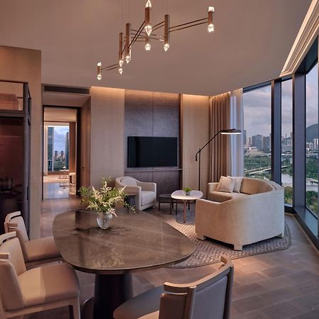 Conrad Shenzhen, The First Art Museum Hotel In Greater Bay Area With The Stunning Bay And Sunset View In The Hotel Terrace Buitenkant foto
