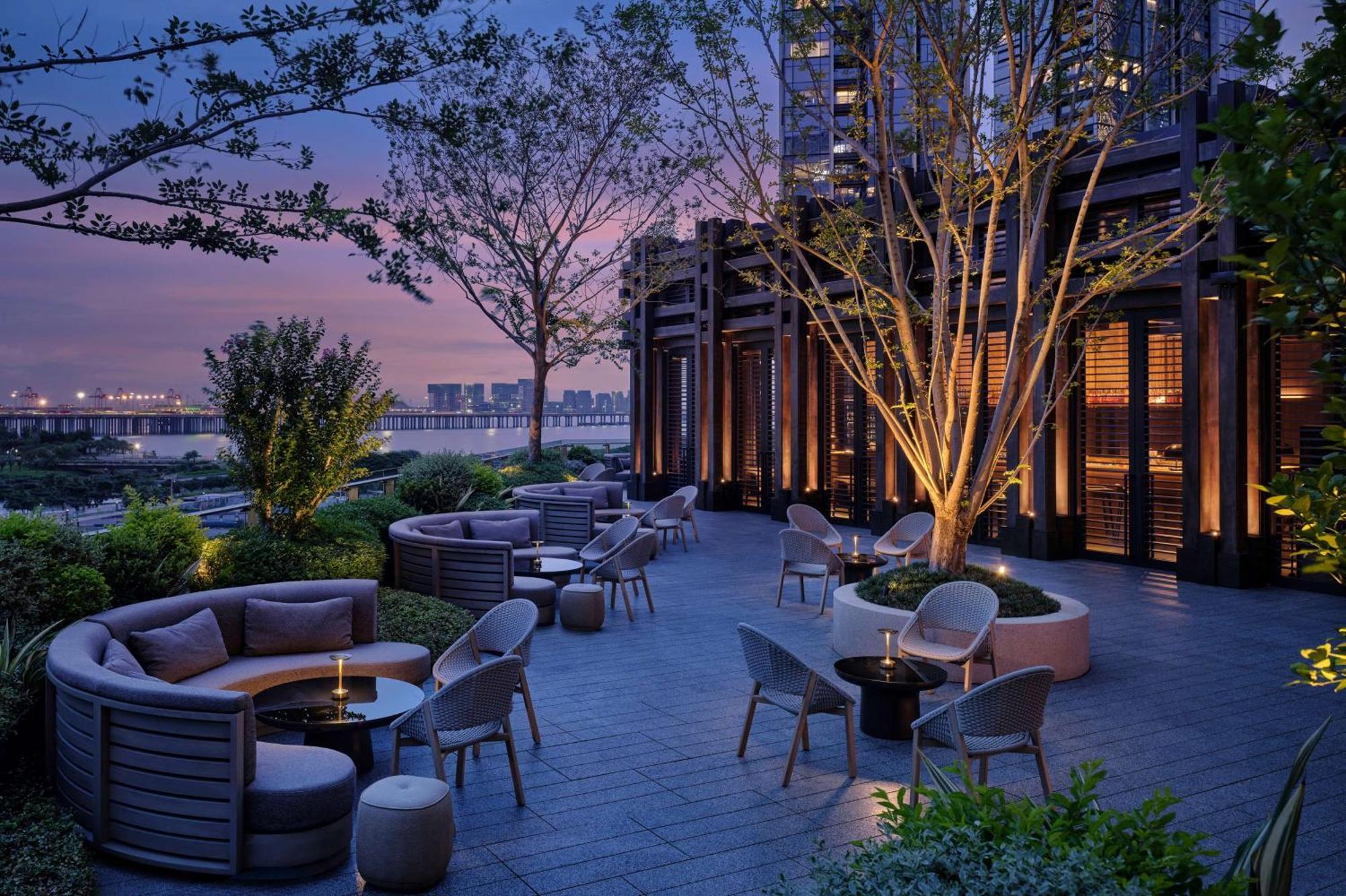 Conrad Shenzhen, The First Art Museum Hotel In Greater Bay Area With The Stunning Bay And Sunset View In The Hotel Terrace Buitenkant foto