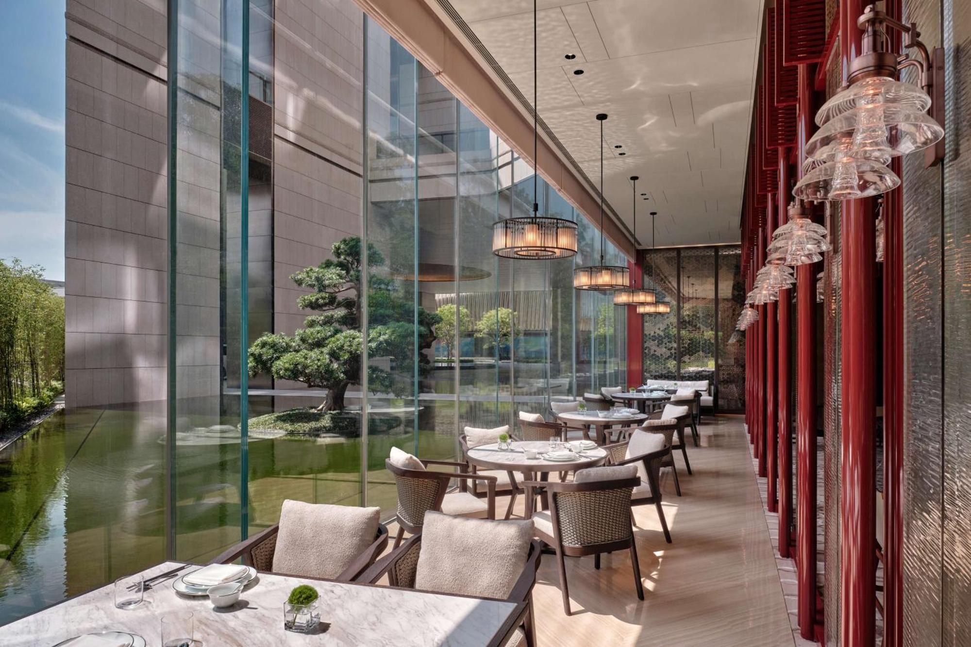 Conrad Shenzhen, The First Art Museum Hotel In Greater Bay Area With The Stunning Bay And Sunset View In The Hotel Terrace Buitenkant foto