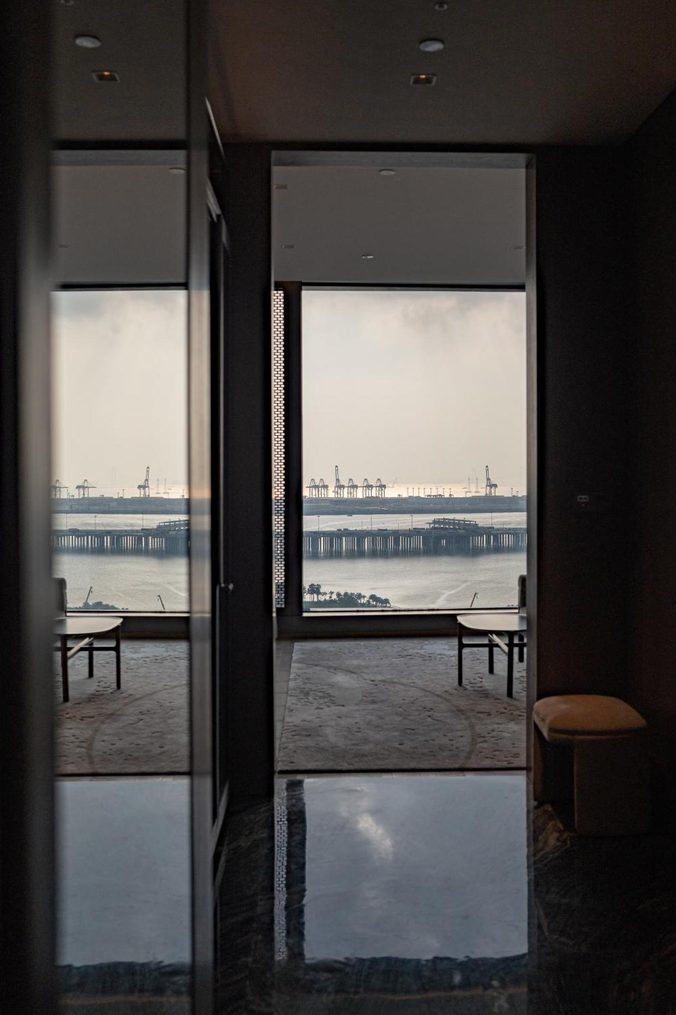 Conrad Shenzhen, The First Art Museum Hotel In Greater Bay Area With The Stunning Bay And Sunset View In The Hotel Terrace Buitenkant foto
